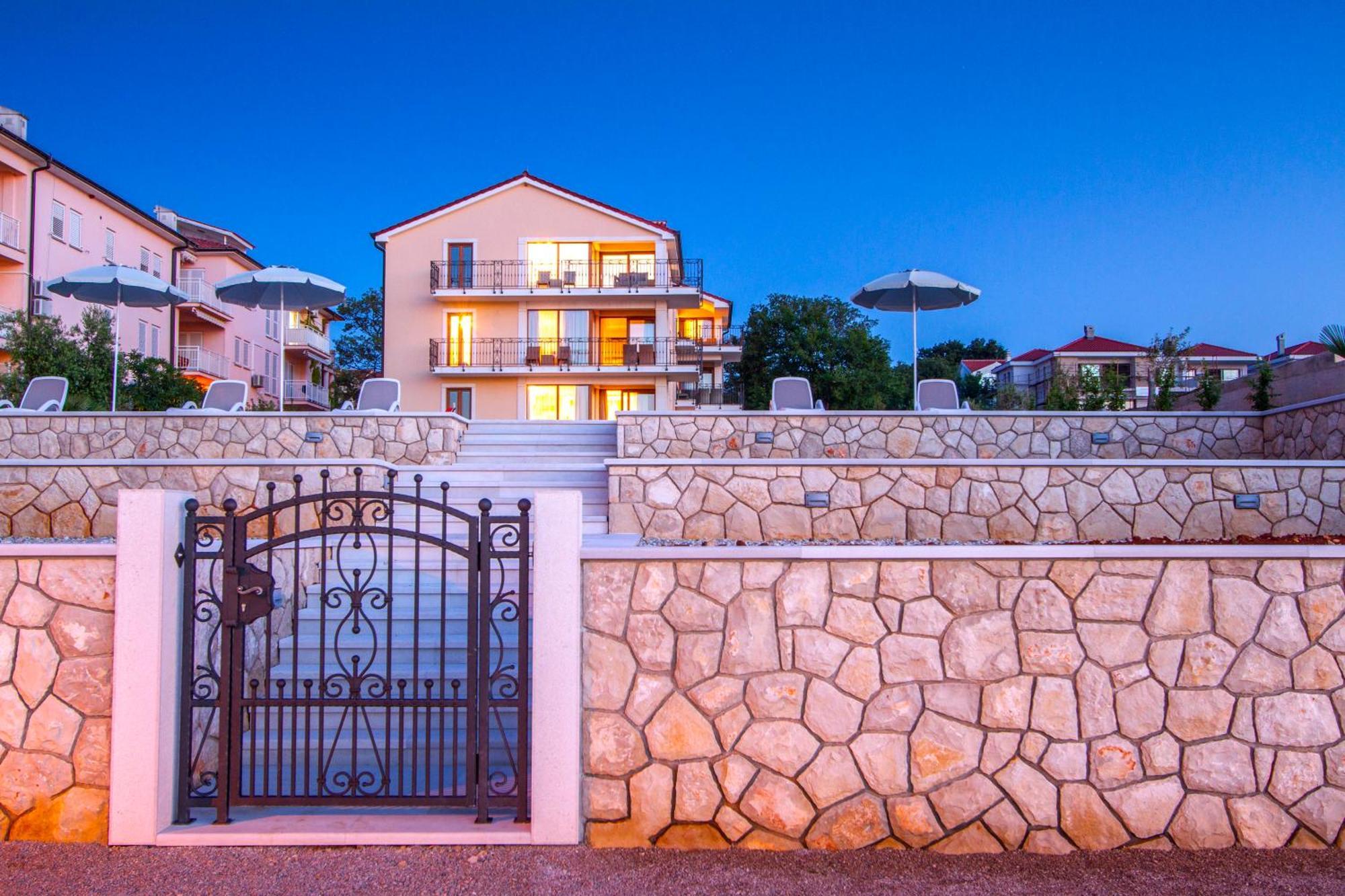 Luxury Apartments Villa Matea Malinska Exterior photo